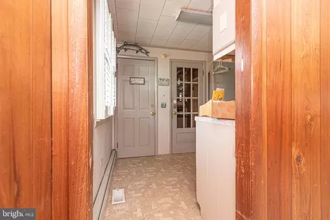 Entry Way - 17 Burley St, Berlin, MD 21811 photo 8 of 13