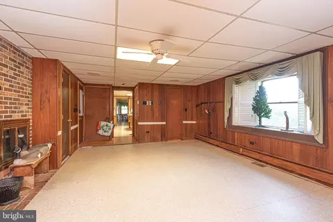 Living - 17 Burley St, Berlin, MD 21811 photo 6 of 8