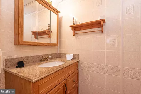 Bath - 17 Burley St, Berlin, MD 21811 photo 7 of 9