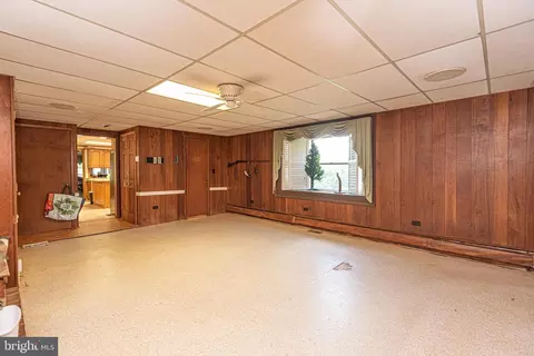 Living - 17 Burley St, Berlin, MD 21811 photo 5 of 8