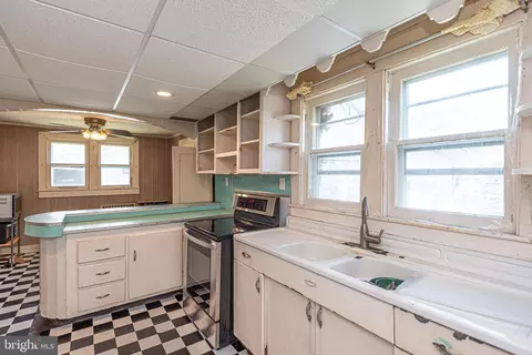 Kitchen - 19 Burley St, Berlin, MD 21811 photo 3 of 5