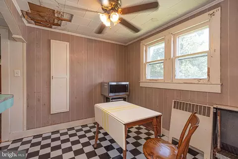 Dining - 19 Burley St, Berlin, MD 21811 photo 1 of 1