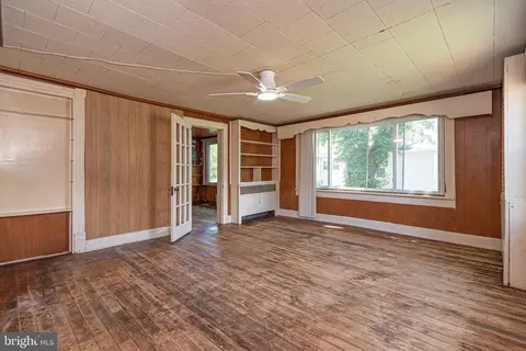 Living - 19 Burley St, Berlin, MD 21811 photo 1 of 15