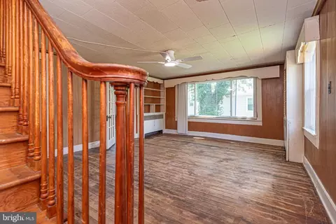 Living - 19 Burley St, Berlin, MD 21811 photo 3 of 15