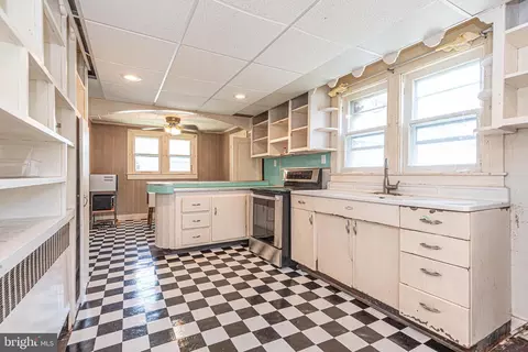 Kitchen - 19 Burley St, Berlin, MD 21811 photo 2 of 5