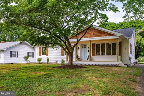 Exterior - 100 Esham Ave, Berlin, MD 21811 photo 4 of 17