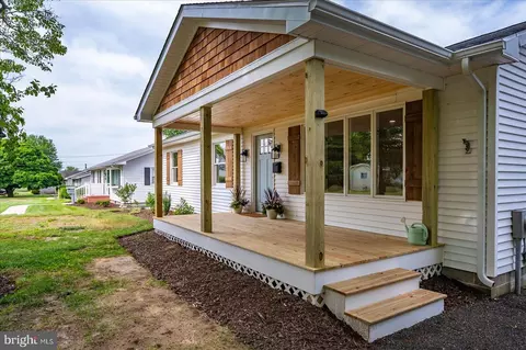 Exterior - 100 Esham Ave, Berlin, MD 21811 photo 5 of 17