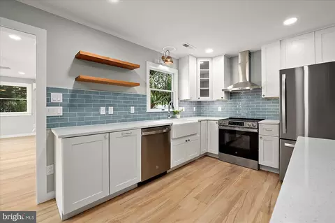 Kitchen - 100 Esham Ave, Berlin, MD 21811 photo 1 of 5