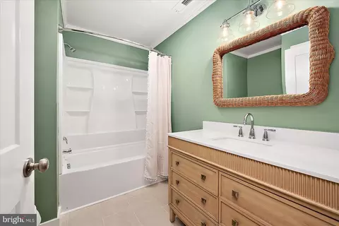 Bath - 100 Esham Ave, Berlin, MD 21811 photo 4 of 4