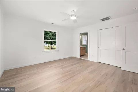 Bedroom - 100 Esham Ave, Berlin, MD 21811 photo 2 of 7