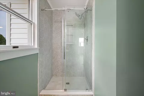 Bath - 100 Esham Ave, Berlin, MD 21811 photo 2 of 4