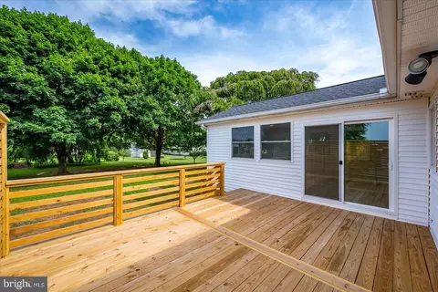 Exterior - 100 Esham Ave, Berlin, MD 21811 photo 14 of 17