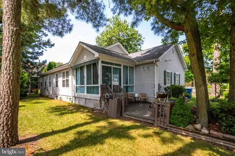 Exterior - 1 Links Ln, Berlin, MD 21811 photo 7 of 9