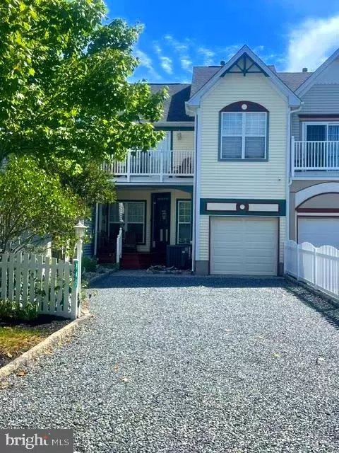 945 Yacht Club Dr, Ocean Pines, MD 21811