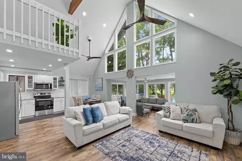 Entry Way - 72 Newport Dr, Ocean Pines, MD 21811 photo 2 of 12
