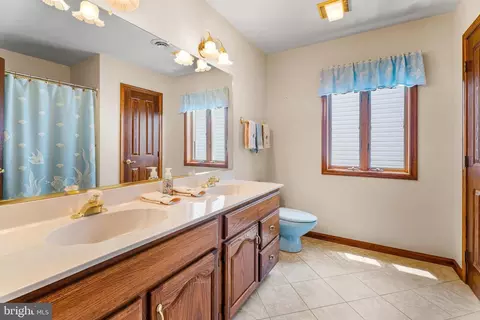 Bath - 24 Stacy Ct, Ocean Pines, MD 21811 photo 7 of 8