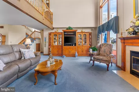 Living - 24 Stacy Ct, Ocean Pines, MD 21811 photo 2 of 2