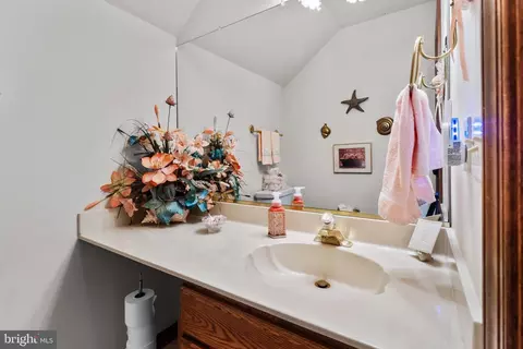 Bath - 24 Stacy Ct, Ocean Pines, MD 21811 photo 2 of 8