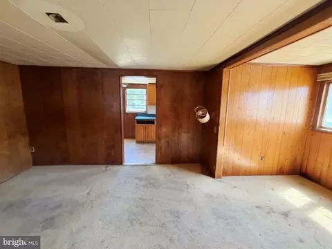 Living - 10531 Harrison Rd, Berlin, MD 21811 photo 3 of 4