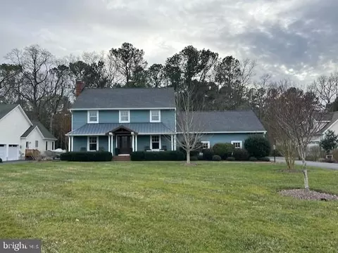 11526 Country Club Dr, Berlin, MD 21811
