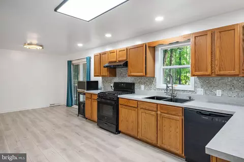 Kitchen - 15 Lord Guy Ter, Ocean Pines, MD 21811 photo 1 of 2