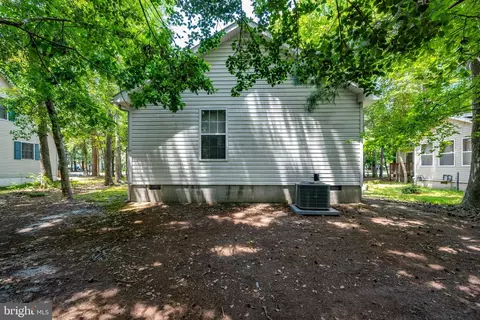 Exterior - 9 Camelot Cir, Ocean Pines, MD 21811 photo 11 of 16