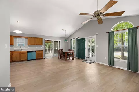 Living - 9 Camelot Cir, Ocean Pines, MD 21811 photo 6 of 6