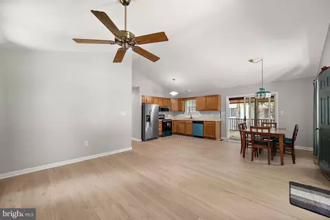 Living - 9 Camelot Cir, Ocean Pines, MD 21811 photo 5 of 6