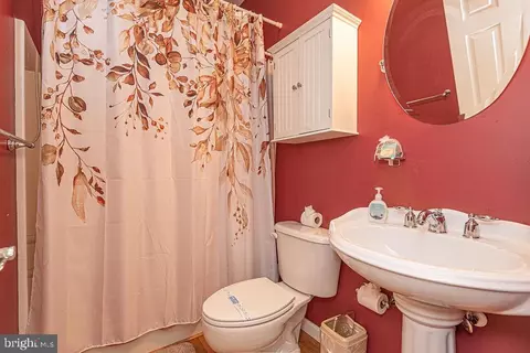 Bath - 10671 Cathell Rd, Berlin, MD 21811 photo 4 of 7