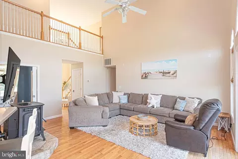 Living - 10671 Cathell Rd, Berlin, MD 21811 photo 3 of 3