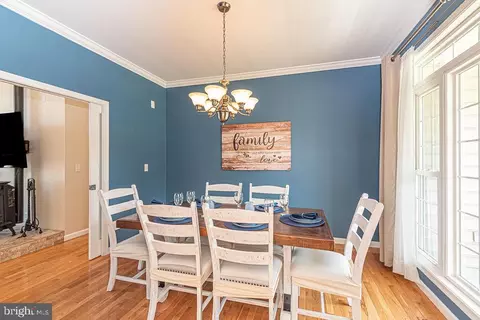 Dining - 10671 Cathell Rd, Berlin, MD 21811 photo 4 of 5