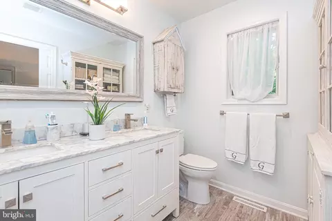 Bath - 39 King Richard Rd, Ocean Pines, MD 21811 photo 2 of 11