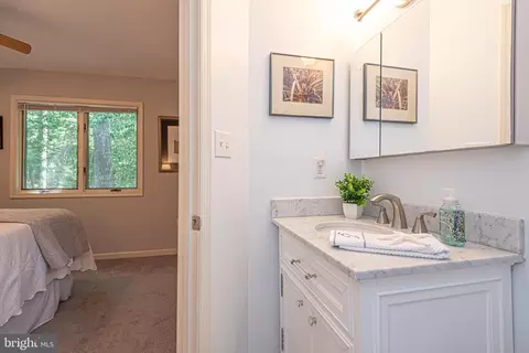 Bath - 39 King Richard Rd, Ocean Pines, MD 21811 photo 9 of 11