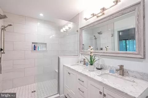 Bath - 39 King Richard Rd, Ocean Pines, MD 21811 photo 3 of 11