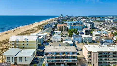 5 44th St #102, Ocean City, MD 21842