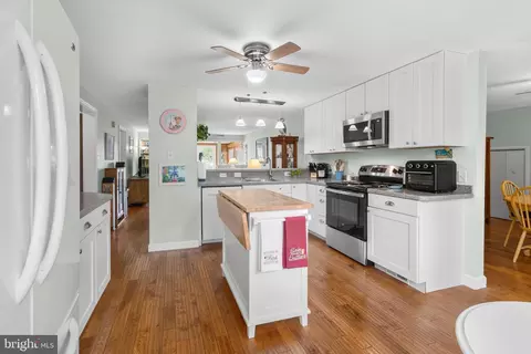Kitchen - 180 Teal Cir, Ocean Pines, MD 21811 photo 2 of 5