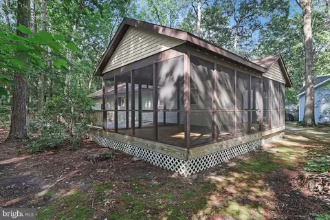 Exterior - 10 Stonemeadow Ct, Ocean Pines, MD 21811 photo 9 of 13