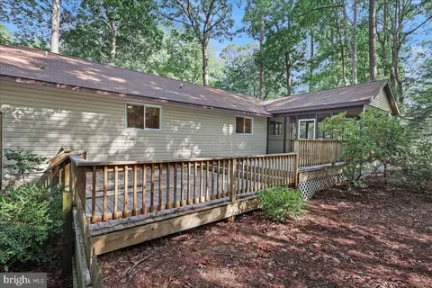 Exterior - 10 Stonemeadow Ct, Ocean Pines, MD 21811 photo 10 of 13