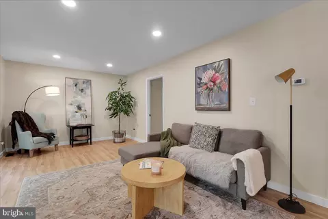 Living - 10 Stonemeadow Ct, Ocean Pines, MD 21811 photo 1 of 3