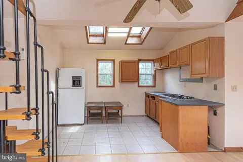 Kitchen - 2 Windjammer Rd, Ocean Pines, MD 21811 photo 3 of 4