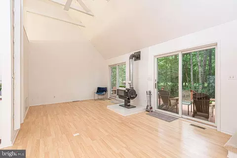 Living - 6 Briarcrest Dr, Ocean Pines, MD 21811 photo 4 of 4