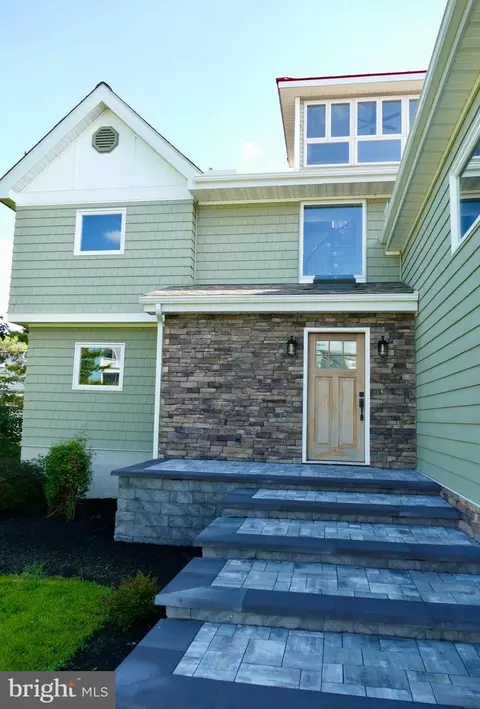Exterior - 20 E Mallard Dr E, Berlin, MD 21811 photo 2 of 3