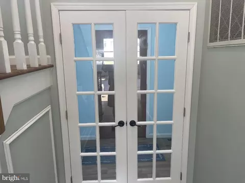 Entry Way - 20 E Mallard Dr E, Berlin, MD 21811 photo 1 of 5