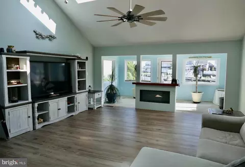 Living - 20 E Mallard Dr E, Berlin, MD 21811 photo 1 of 2