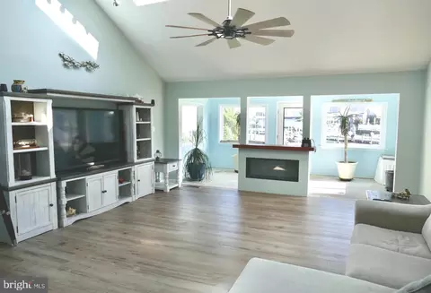 Living - 20 E Mallard Dr E, Berlin, MD 21811 photo 1 of 3