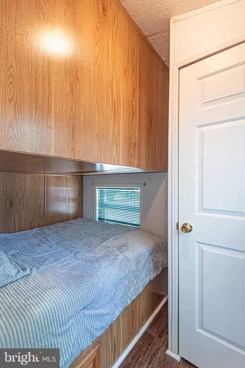 Bedroom - 122 Skipjack Cir, Berlin, MD 21811 photo 4 of 7