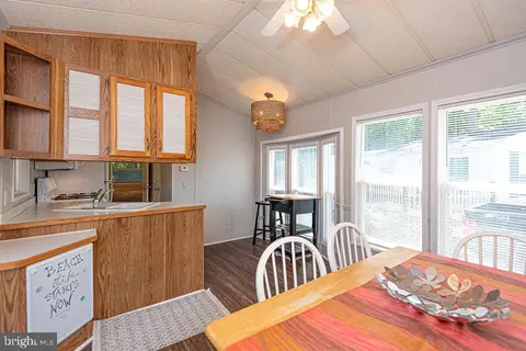Dining - 122 Skipjack Cir, Berlin, MD 21811 photo 2 of 3