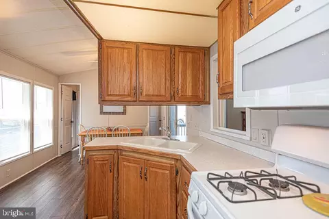 Kitchen - 122 Skipjack Cir, Berlin, MD 21811 photo 1 of 4