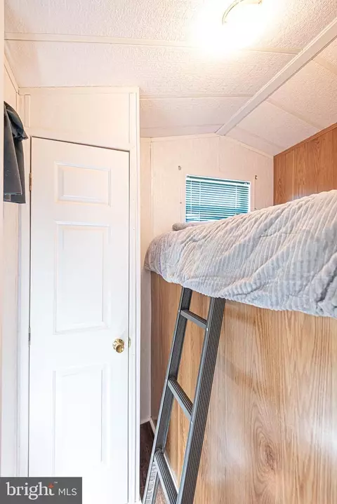 Bedroom - 122 Skipjack Cir, Berlin, MD 21811 photo 6 of 7