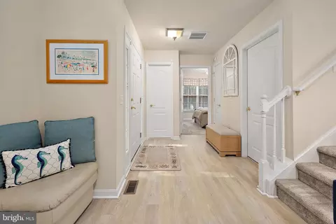 Entry Way - 30 Chatham Ct, Ocean Pines, MD 21811 photo 2 of 6